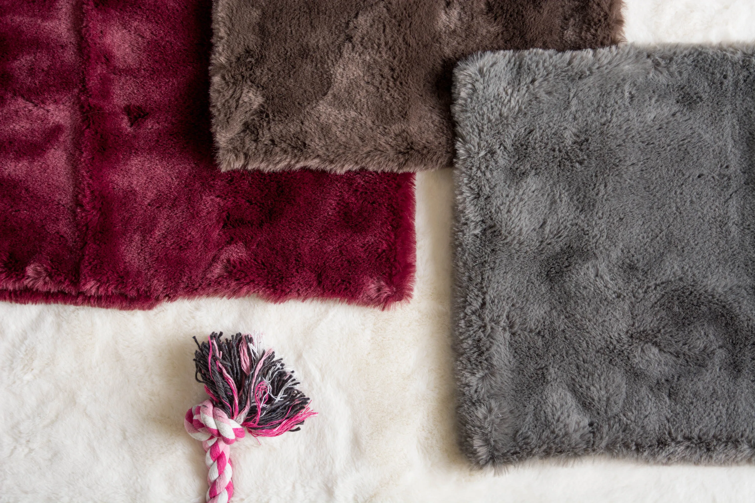 Pet Crate Liner, Faux Fur, Cranberry, X-Large - 22x36"